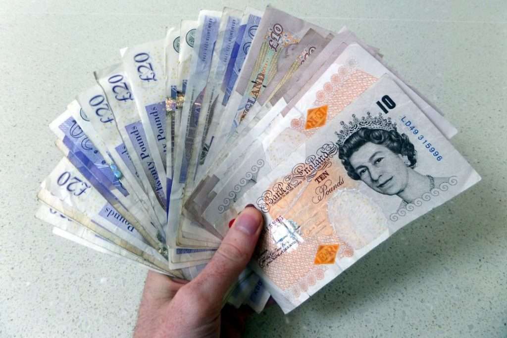 How much can I save by choosing a mortgage with a commission?