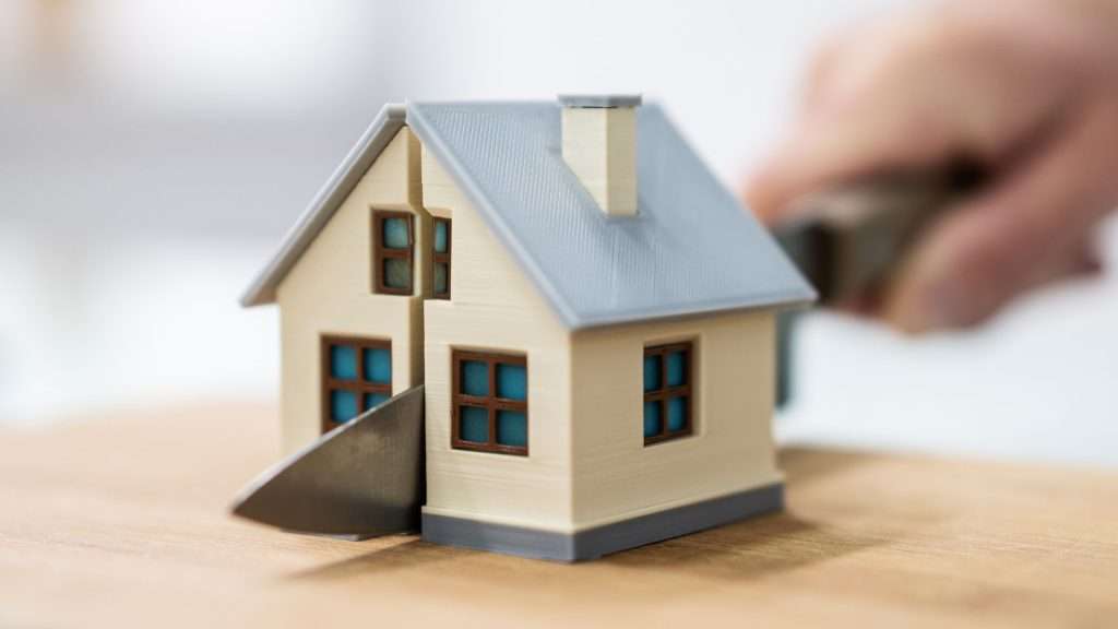 Divorce with joint mortgage step by step - Division of property