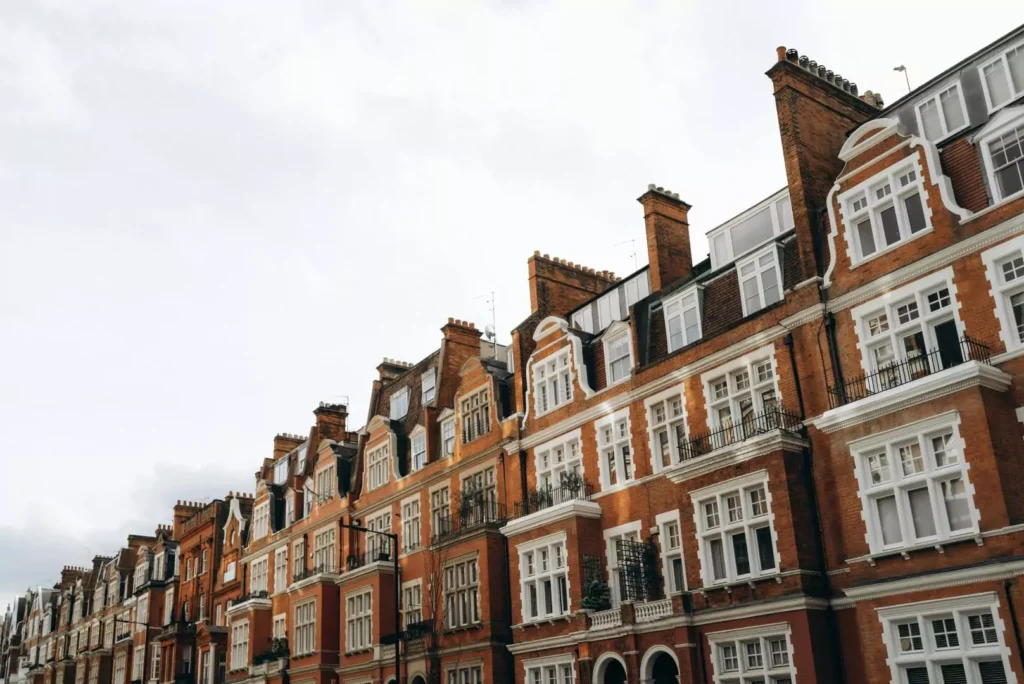 How long does it take to obtain an entry in the Land Registry?